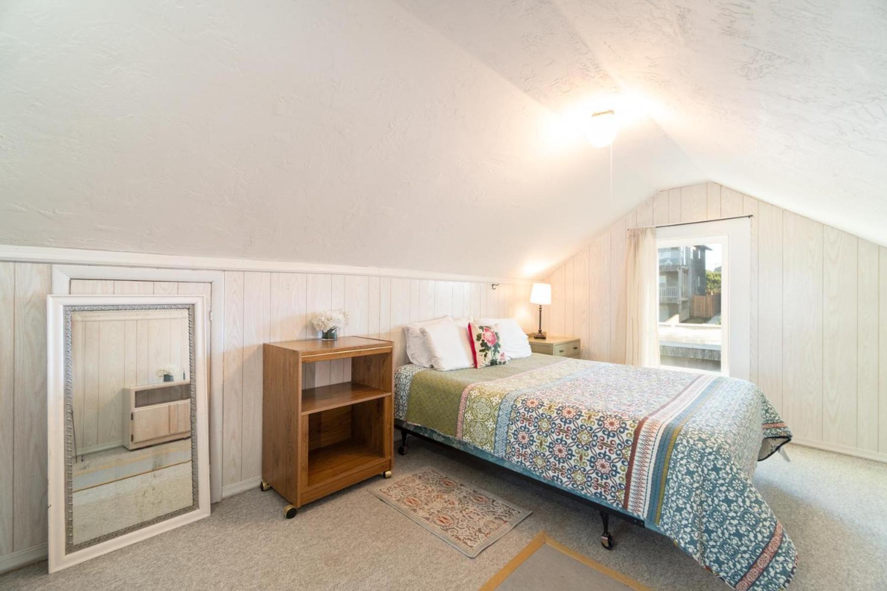 On The Beach Newport Exterior photo