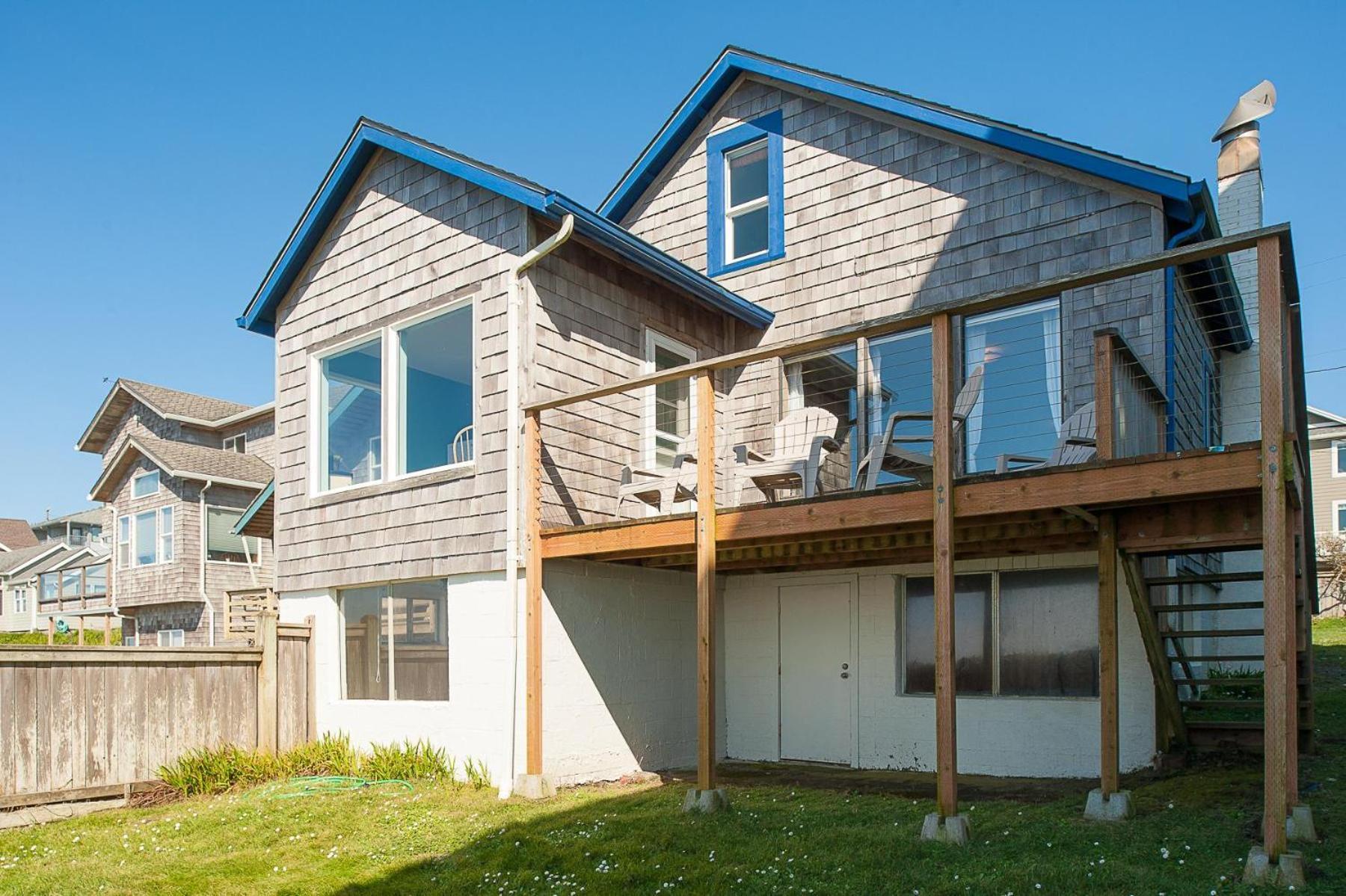 On The Beach Newport Exterior photo